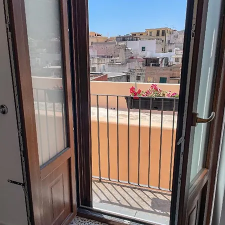 לינה וארוחת בוקר Faraglione ליפארי