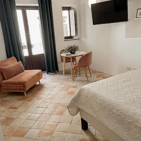 Faraglione Bed & Breakfast 3*