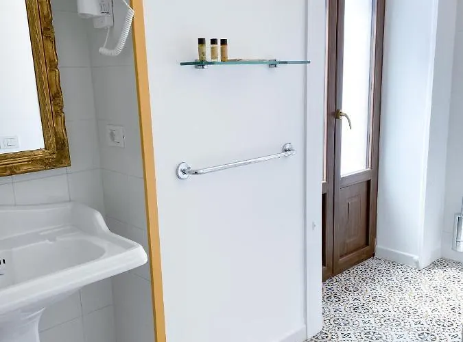 Faraglione Bed & Breakfast 3*