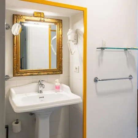 Bed and breakfast Faraglione 4*
