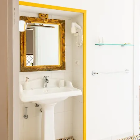 Bed and breakfast Faraglione 4*
