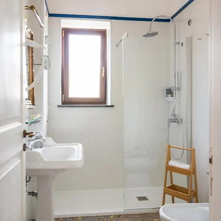 Faraglione Bed and breakfast 4*