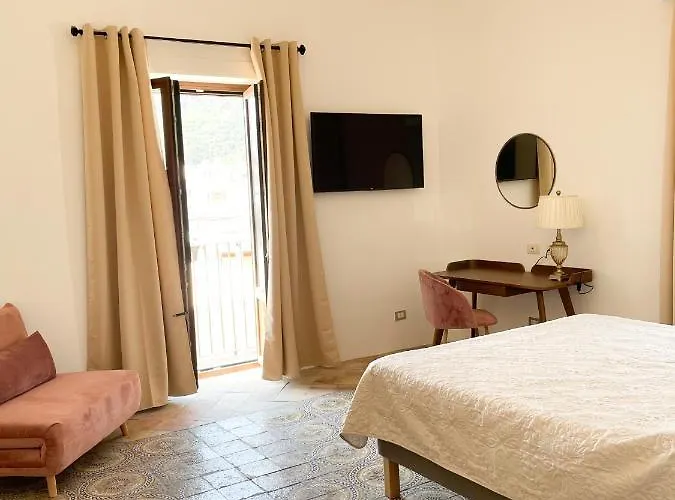 Faraglione Bed and breakfast 3*