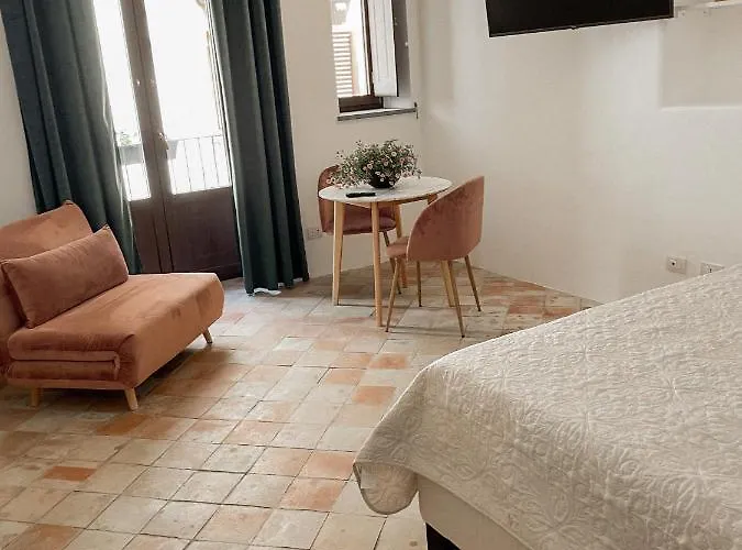 Faraglione Bed and breakfast 3*